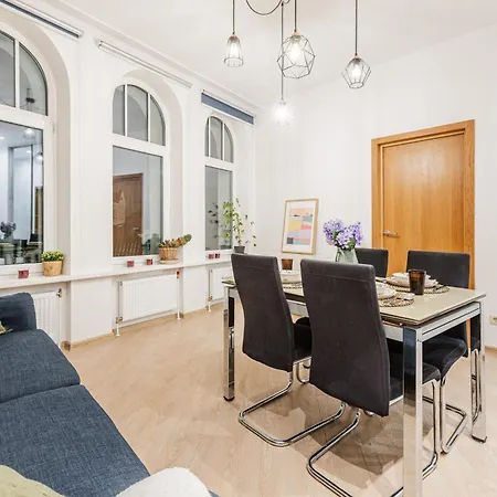 Beautiful 1br In Old Riga, Prime Location Апартаменти *